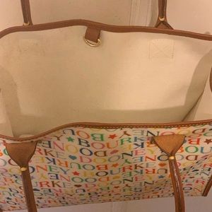 Amina’s Closet💕Authentic Dooney & Bourke Tote